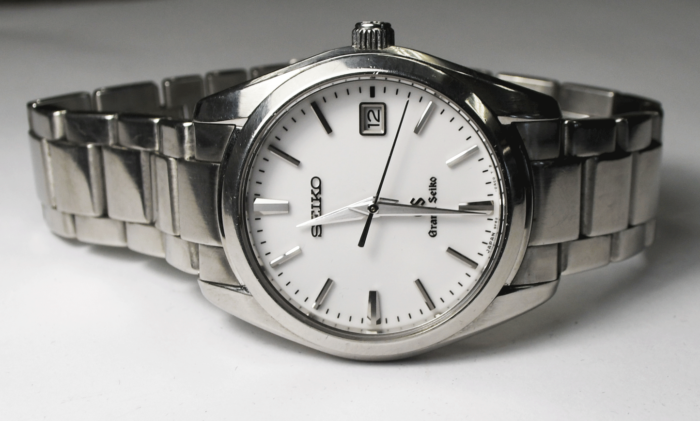 Men's Grand Seiko GS Quartz White Stick Dial Date Wristwatch w Box Papers 37mm