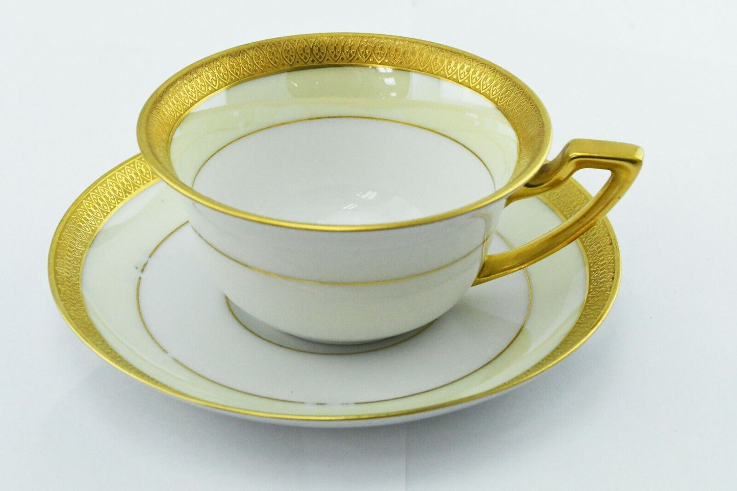 Clifton by TIRSCHENREUTH China Cream 4246 Gold Verge Bavaria Saucer for Tea Cup