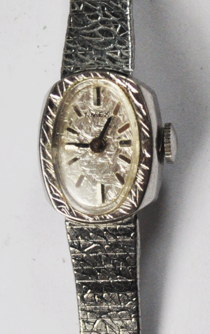 Vintage Women's Timex Textured Dial & Case 14mm Chrome Wristwatch