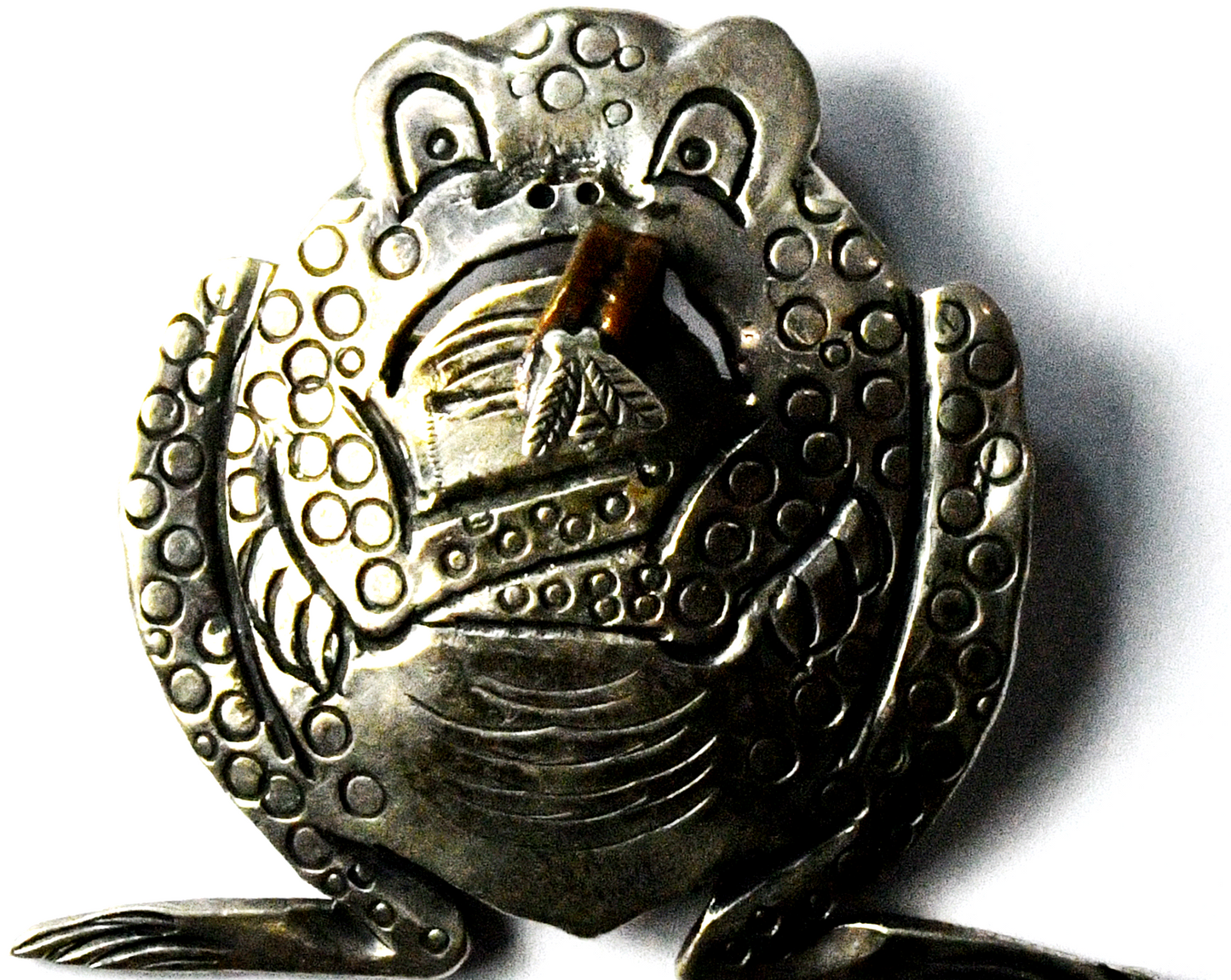 Sterling Clarence Lee Frog Catching Fly Extended Tongue Brooch Pin 39mm x 32mm