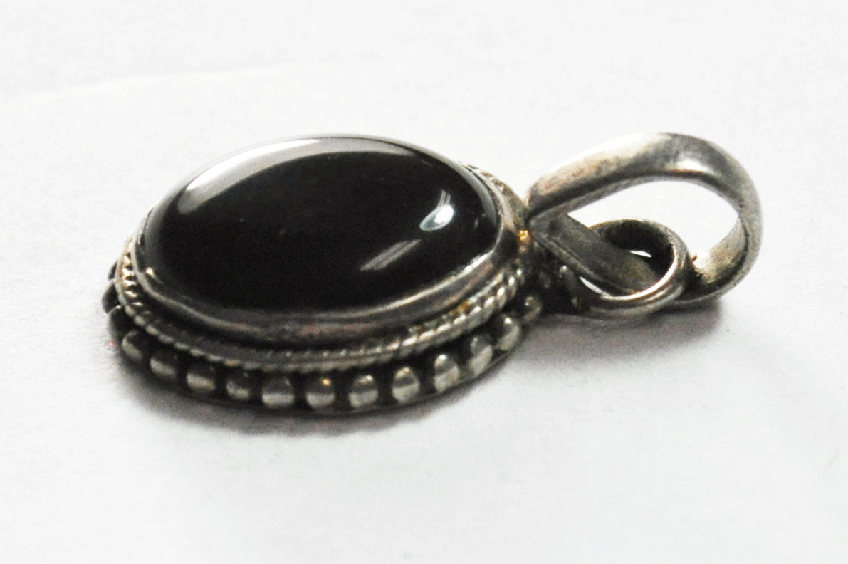 Sterling Silver Black Onyx Oval 26mm x 13mm Pendant 5mm Bale Dot Edge