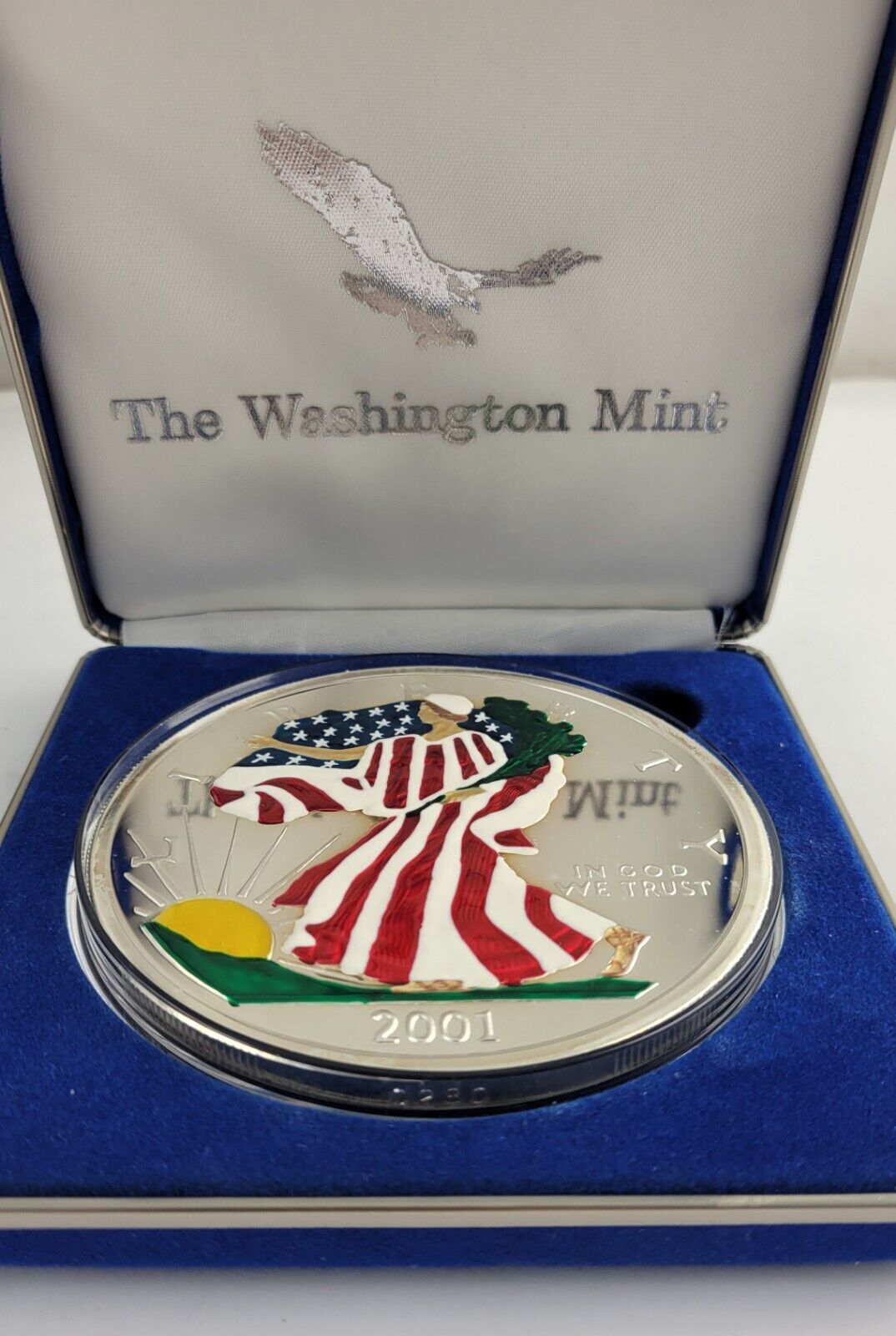 2001 Washington Mint Giant Half Pound (8oz) Painted Eagle w/Box .999 Fine Silver