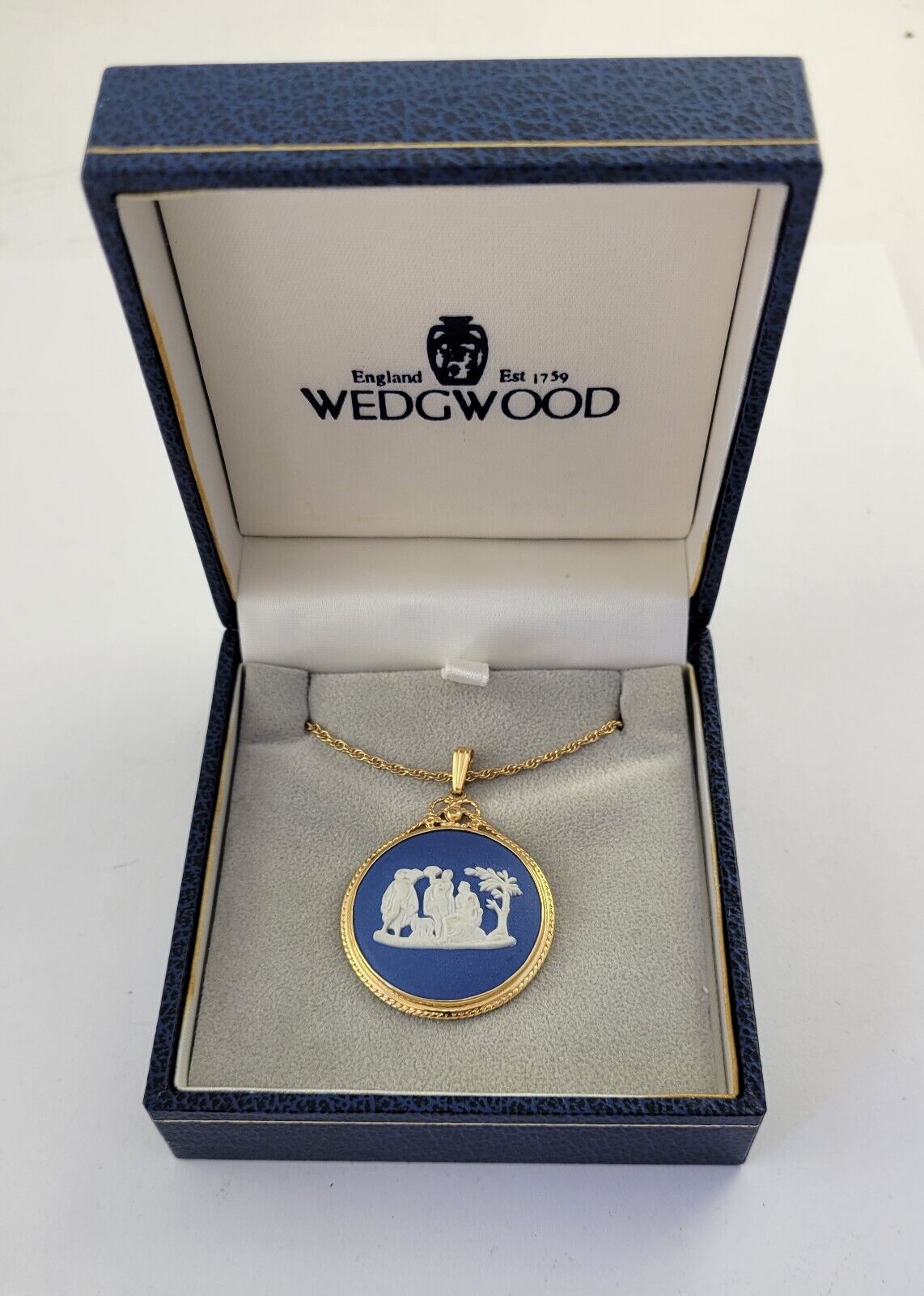 Wedgwood Gold Tone 18” Necklace With Blue Cameo Pendant w/Box England