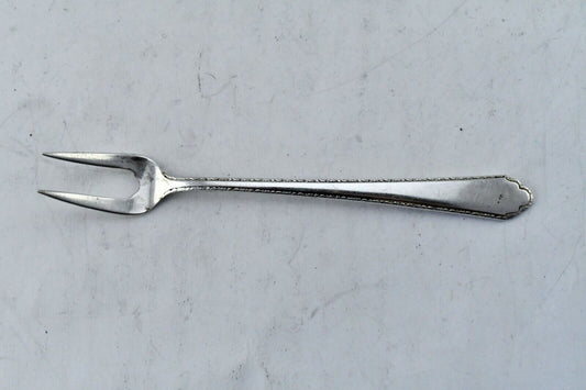 William & Mary by Lunt Sterling Silver 5 1/2" Solid 2 Prong Olive Fork .56 oz.